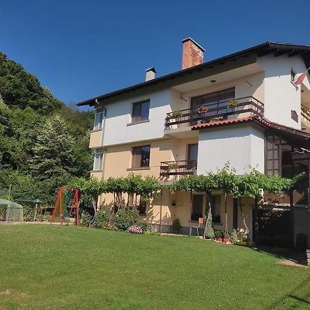 Къща Поколения Tryavna Exterior photo